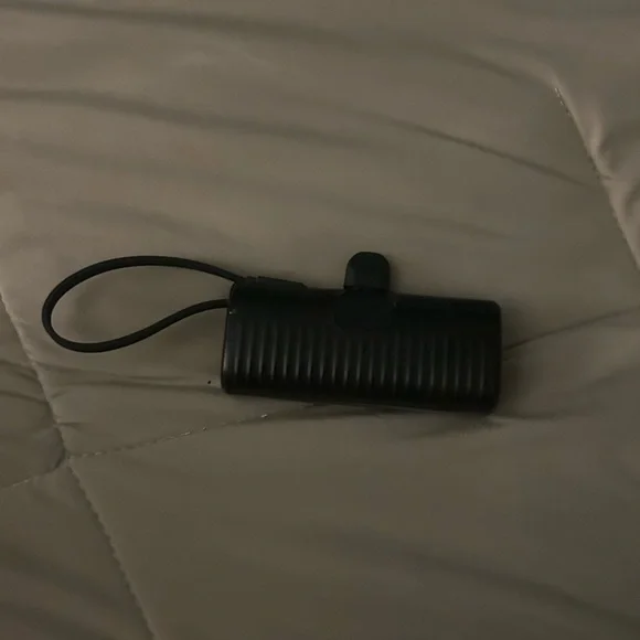 USB-C Portable Charger - Picture 1 of 8